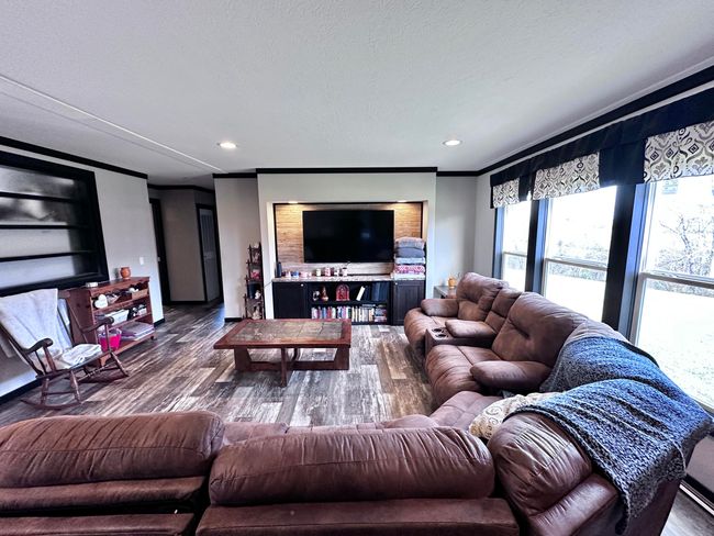 3759 E Highway 552, House other with 3 bedrooms, 2 bathrooms and null parking in Lily KY | Image 18