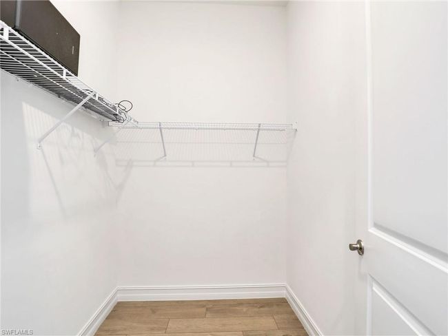 Front Bathroom | Image 21