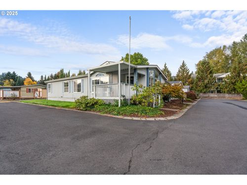 318 Peacock Ln, Kelso, WA, 98626-5458 | Card Image