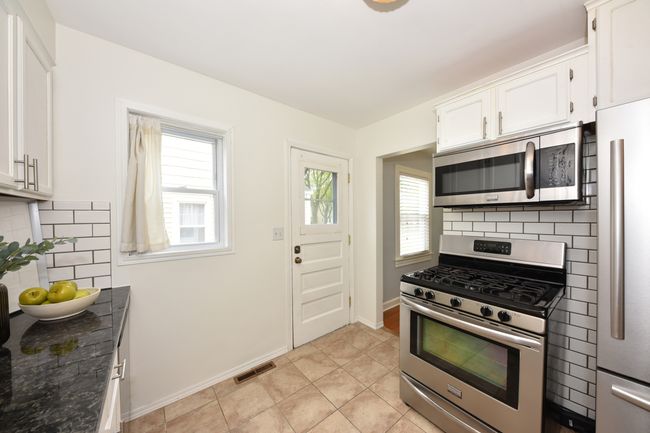 4772 N Diversey Blvd, House other with 3 bedrooms, 1 bathrooms and null parking in Whitefish Bay WI | Image 16
