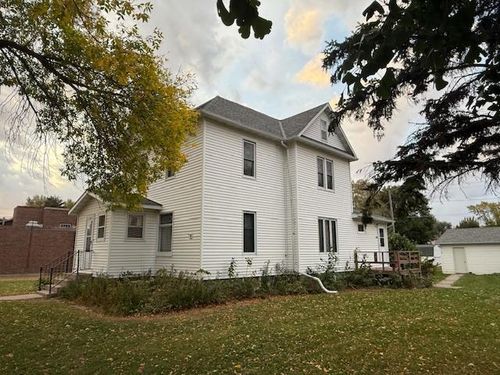 804 10th Ave, Clarkfield, MN, 56223-1303 | Card Image