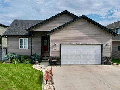 47 Riverstone Rd, House detached with 5 bedrooms, 3 bathrooms and 5 parking in Whitecourt AB | Image 1