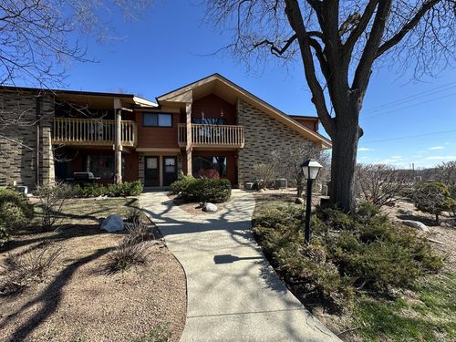 15-1617 Dover Drive, Waukesha, WI, 53186 | Card Image