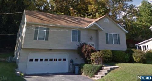 99 Vreeland Ave, Bloomingdale, NJ, 07403-1117 | Card Image