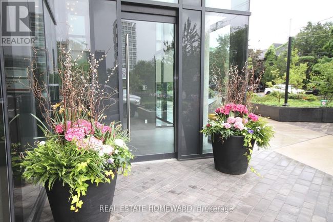 1108 - 11 Lillian St, Condo with 2 bedrooms, 2 bathrooms and null parking in Toronto ON | Image 9
