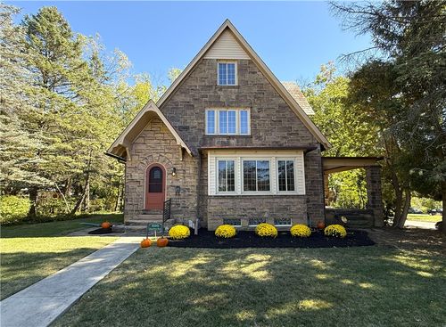 1016 Hamilton Ave, Latrobe, PA, 15650-2012 | Card Image