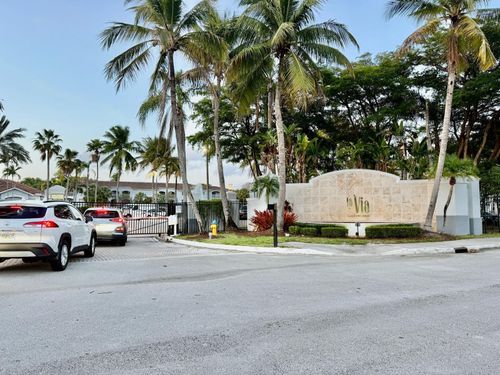 205-9645 Nw 1st Ct, Pembroke Pines, FL, 33024-6266 | Card Image