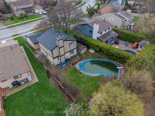 2545 Folkway Dr, Mississauga, ON, L5L2J9 | Card Image