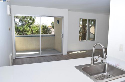 apt-110-955 Shorepoint Ct, Alameda, CA, 94501-5866 | Card Image