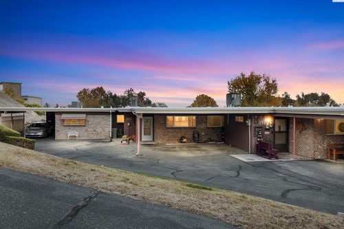 200 N Waverly Pl, Kennewick, WA, 99336-3251 | Card Image