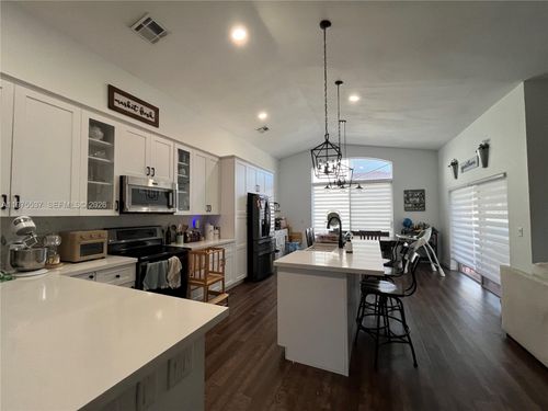 17901 Nw 19th St, Pembroke Pines, FL, 33029-3063 | Card Image