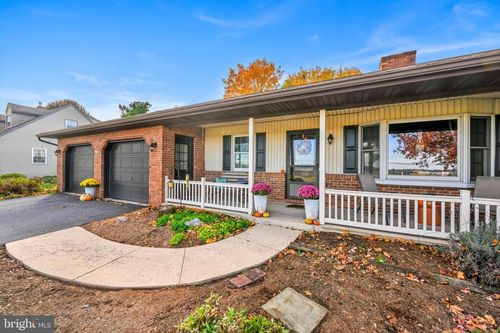 325 Walnut Run Rd, WILLOW STREET, PA, 17584-9784 | Card Image