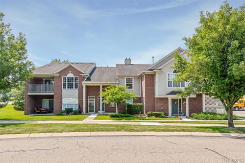 1790 Flagstone Cir, Rochester, MI, 48307-6094 | Card Image