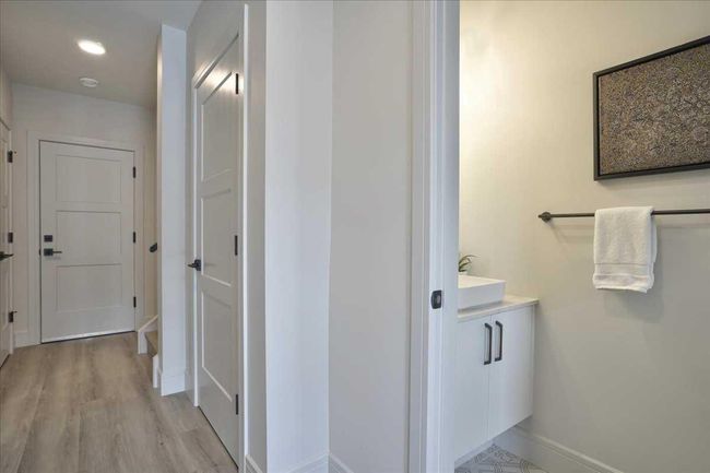 2222 5 St Sw, Townhouse with 3 bedrooms, 2 bathrooms and 2 parking in Calgary AB | Image 36