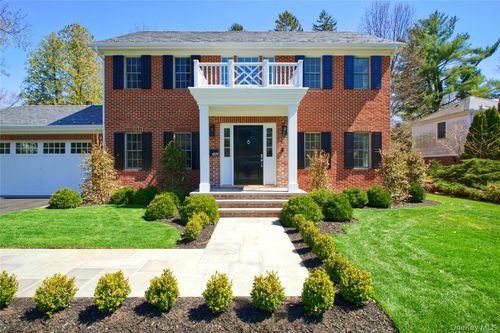 409 Abbey Rd, Manhasset, NY, 11030-2738 | Card Image