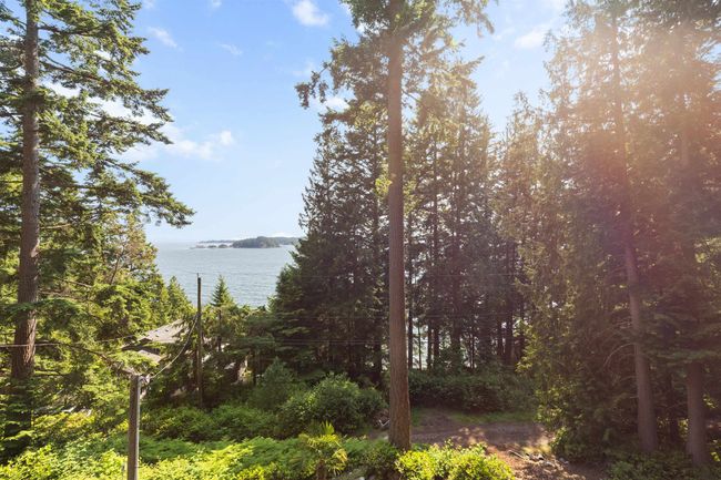304 Esplanade Rd, House other with 3 bedrooms, 2 bathrooms and null parking in Gibsons BC | Image 28