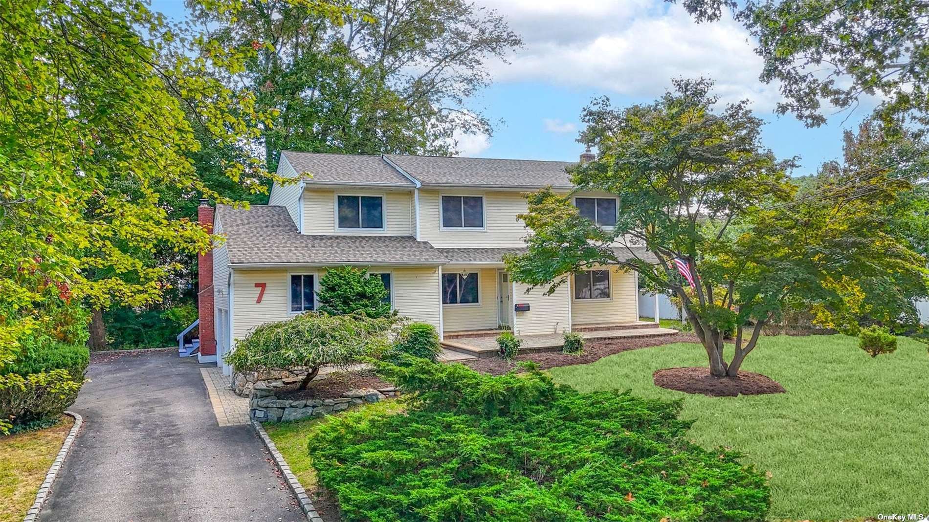 Platt Ave, Smithtown, NY 11787