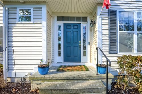 28-28 Crestview Ln, Danbury, CT, 06810-7163 | Card Image