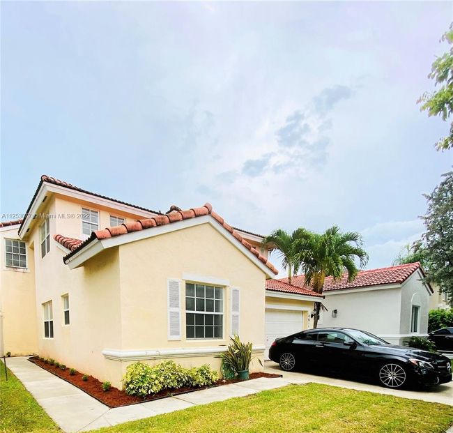 4611 Sw 152 Nd Ter, House other with 4 bedrooms, 3 bathrooms and null parking in Miramar FL | Image 37