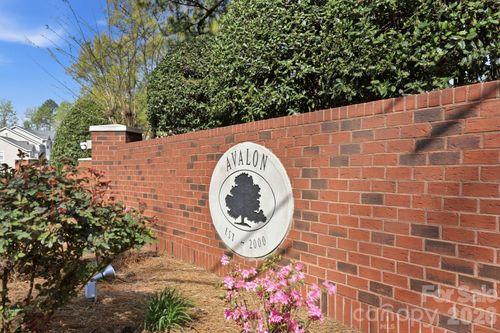 2814 Avalon Loop Rd, Charlotte, NC, 28269-7313 | Card Image