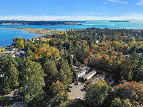 5-2741 Stautw Rd, Saanichton, BC, V8M2E9 | Card Image