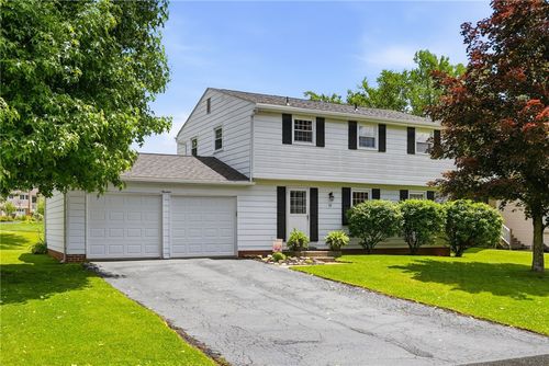 19 Seneca Dr, Greensburg, PA, 15601-4757 | Card Image