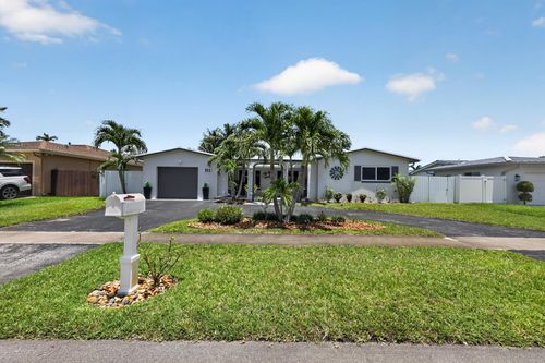 311 Nw 93rd Ter, Pembroke Pines, FL, 33024-6359 | Card Image
