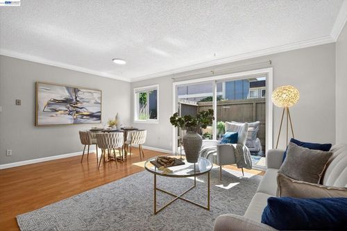 apt-14-530 La Conner Dr, Sunnyvale, CA, 94087-5729 | Card Image