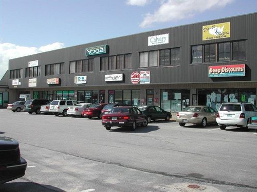 23-679 Mast Road, Manchester, NH, 03102 | Card Image