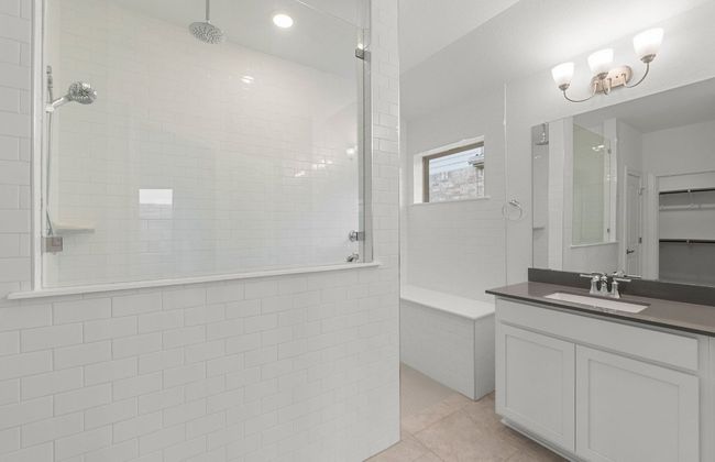 6420 Apache Plum Ln, House other with 4 bedrooms, 3 bathrooms and 2 parking in Spicewood TX | Image 8