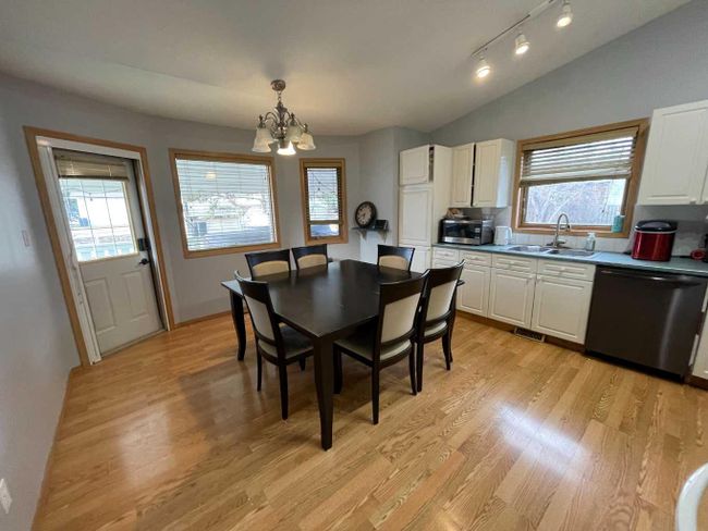 1503 23 Avenue, Home with 5 bedrooms, 3 bathrooms and 4 parking in Didsbury AB | Image 5