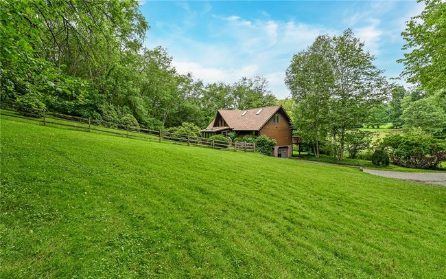 117 Oak Dr, House other with 3 bedrooms, 3 bathrooms and 5 parking in Forward Twp - BUT PA | Image 37