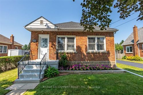 930 W 5th St, Hamilton, ON, L9C3R7 | Card Image