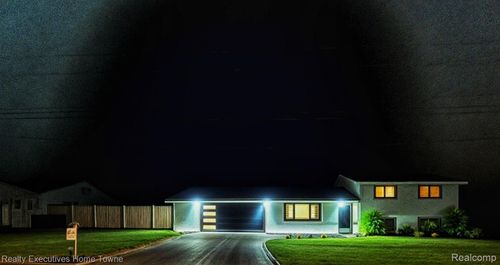 38146 Mast St, Harrison Township, MI, 48045-2746 | Card Image