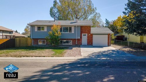 1811 Shumway Ave, Casper, WY, 82601-5009 | Card Image