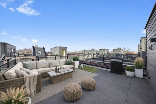 4200 W Belmont Ave, Chicago, IL, 60641-4620 | Card Image