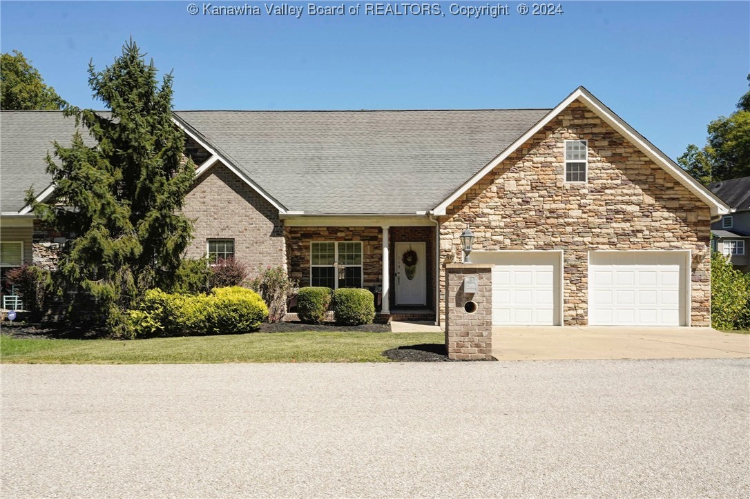 Dolaron Ln, South Charleston, WV 25309