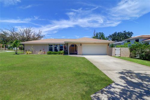 8289 136th St, SEMINOLE, FL, 33776-3011 | Card Image