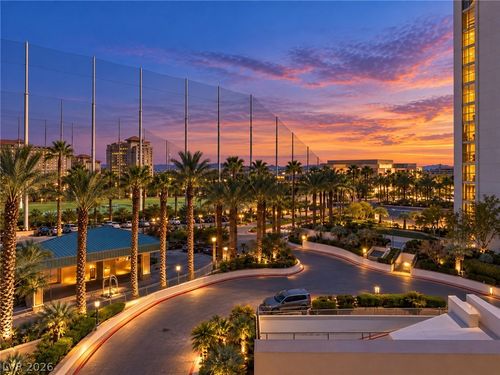 518-125 E Harmon Ave, Las Vegas, NV, 89109-4501 | Card Image
