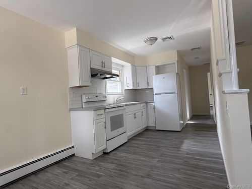 29 Sunset Avenue, Glen Cove, NY, 11542 | Card Image