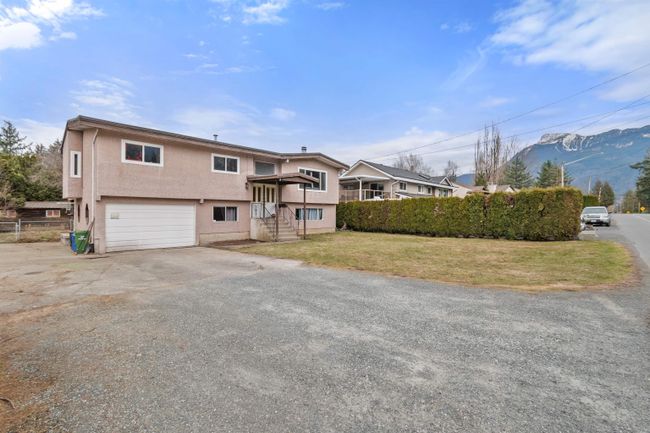 51081 Nevin Road, House other with 5 bedrooms, 2 bathrooms and 8 parking in Rosedale BC | Image 2