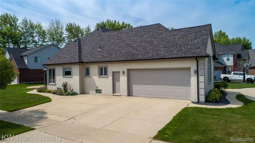 18970 Bedford Dr, Clinton Twp, MI, 48038-4970 | Card Image