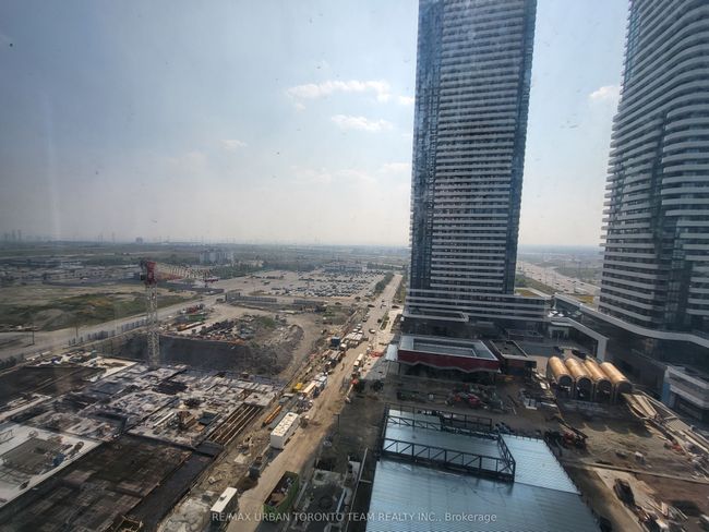 1612 - 28 Interchange Way, Condo with 2 bedrooms, 2 bathrooms and null parking in Concord ON | Image 13