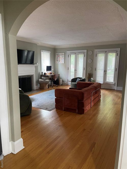 371 Neff Rd, Grosse Pointe, MI, 48230-1644 | Card Image