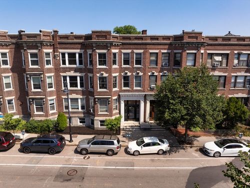 181 Harvard St, Brookline, MA, 02446-6481 | Card Image