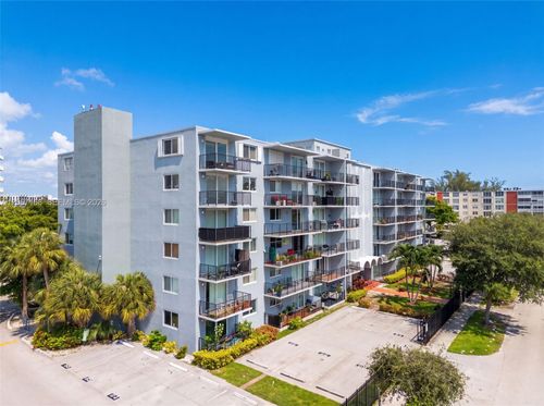 306-12500 Ne 15th Avenue, North Miami, FL, 33161 | Card Image