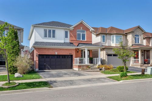 1083 Easterbrook Cres, Milton, ON, L9T0C3 | Card Image