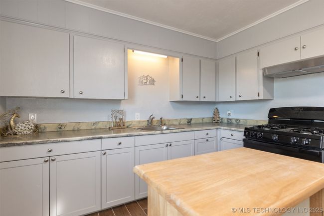 201 E 1 St St, House other with 2 bedrooms, 1 bathrooms and null parking in Claremore OK | Image 16