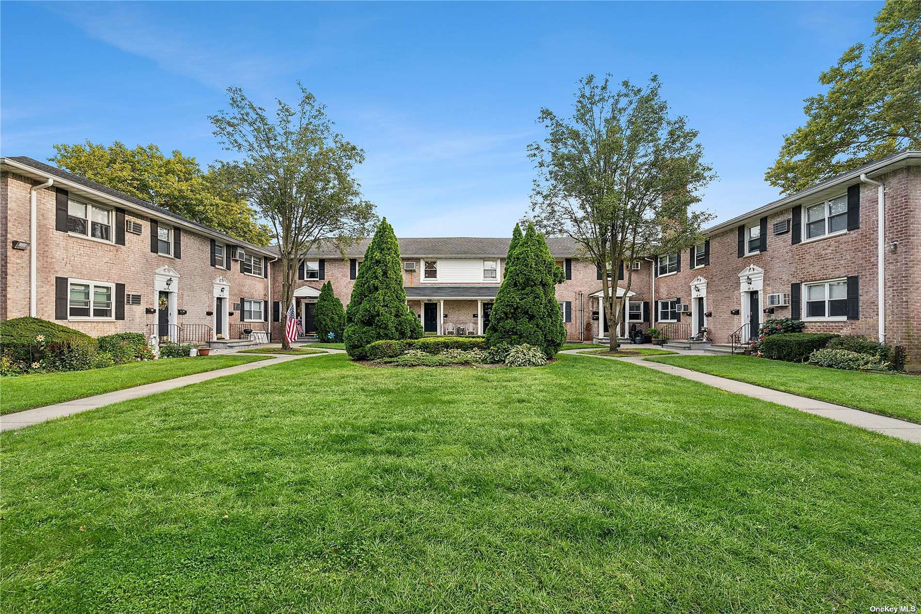 234 26812 81st Avenue, For Sale in New Hyde Park Zoocasa