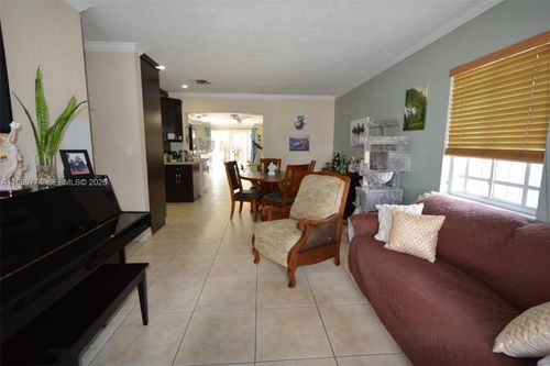 890 E 38th St, Hialeah, FL, 33013-2827 | Card Image